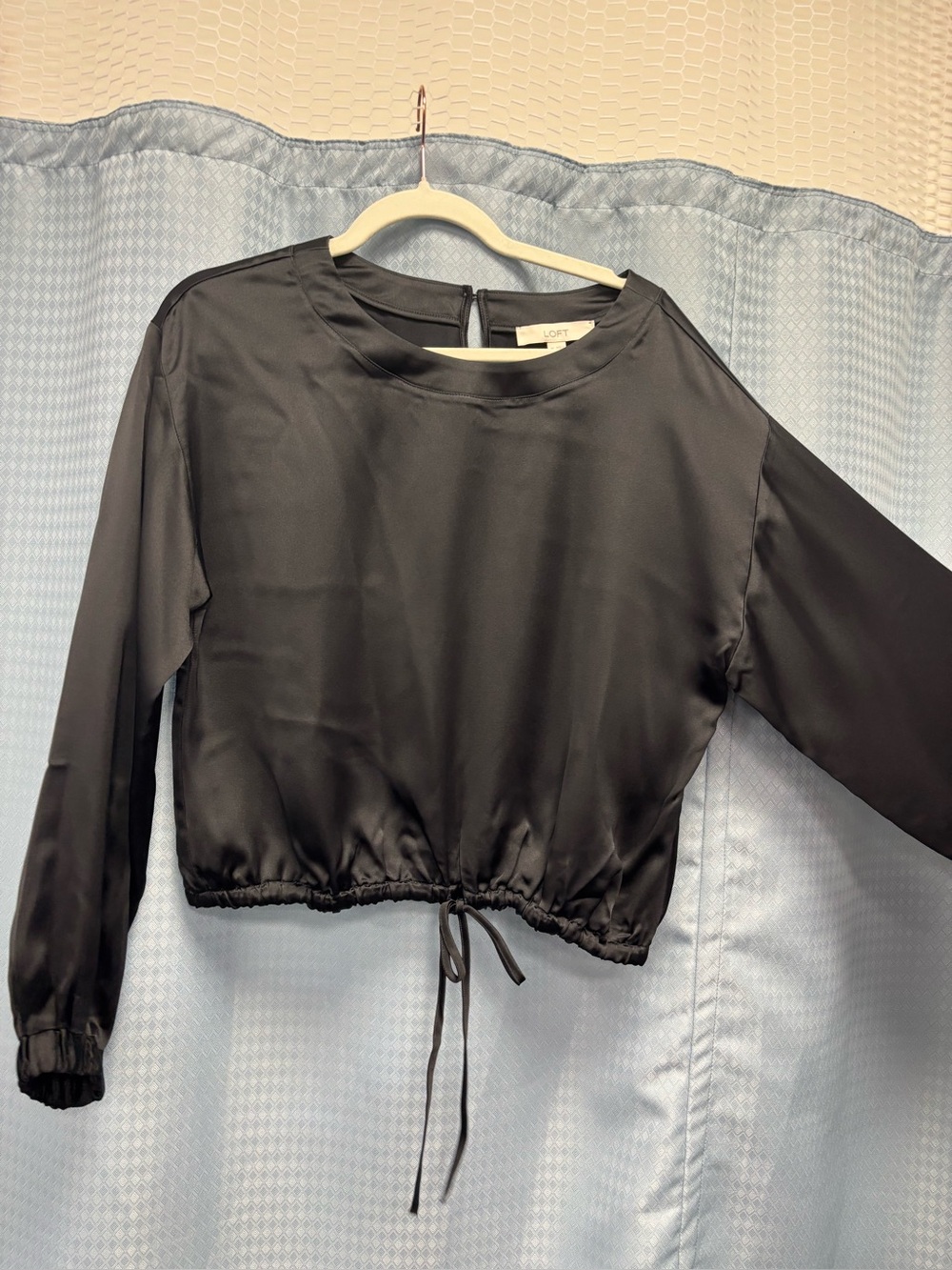 The Loft NWT Size M Black Satin Long-Sleeve Drawstring Crop Top